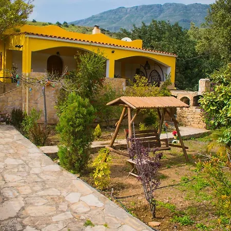 Villa-maria Triopetra